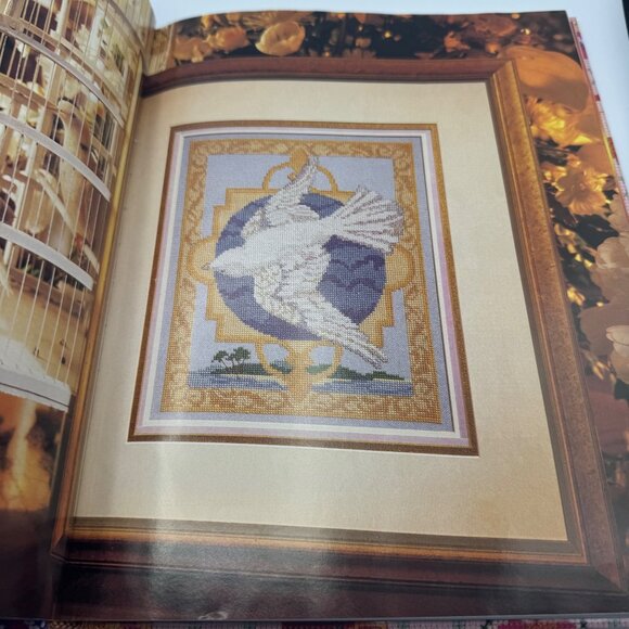 Vanessa-Anns Holidays In Cross-Stitch 1991 Hardcover Book - Picture 10 of 11